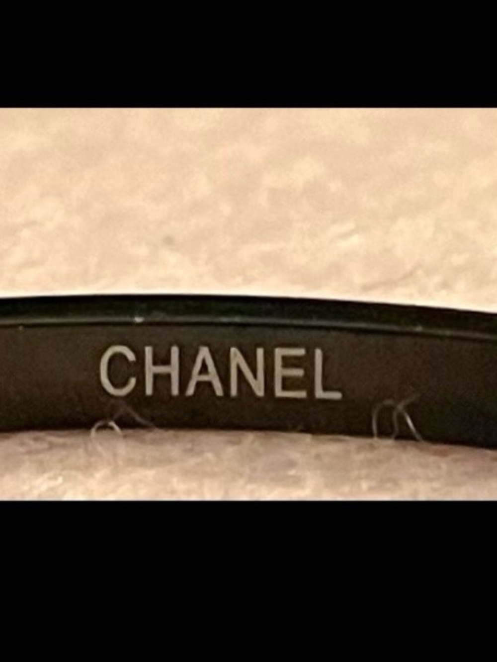 Non-Branded, Designer Ins. Black & Gold Double CC Hinge Bangle Bracelet NWOT - Picture 5 of 8